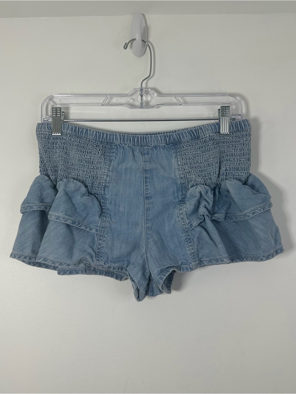 Free People Ruffle Chambray Denim Shorts Smocked Waist XS 100% Cotton